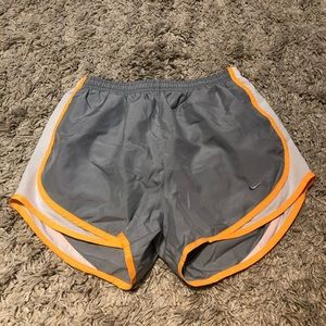 Nike women’s dry tempo shorts